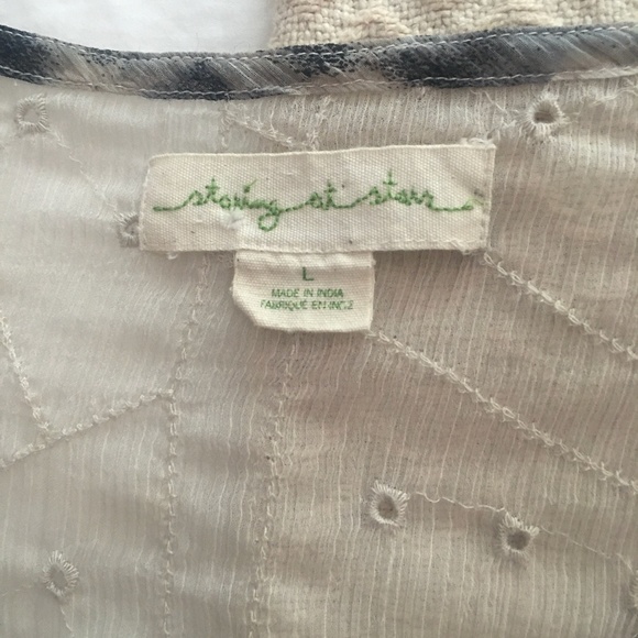 UO Staring at Stars grey floral lace top L - Picture 3 of 8